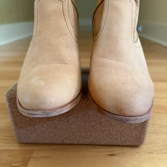 Frye Essa Ankle Heeled Bootie Sand Nubuck Leather Size 7 - Picture 4 of 10